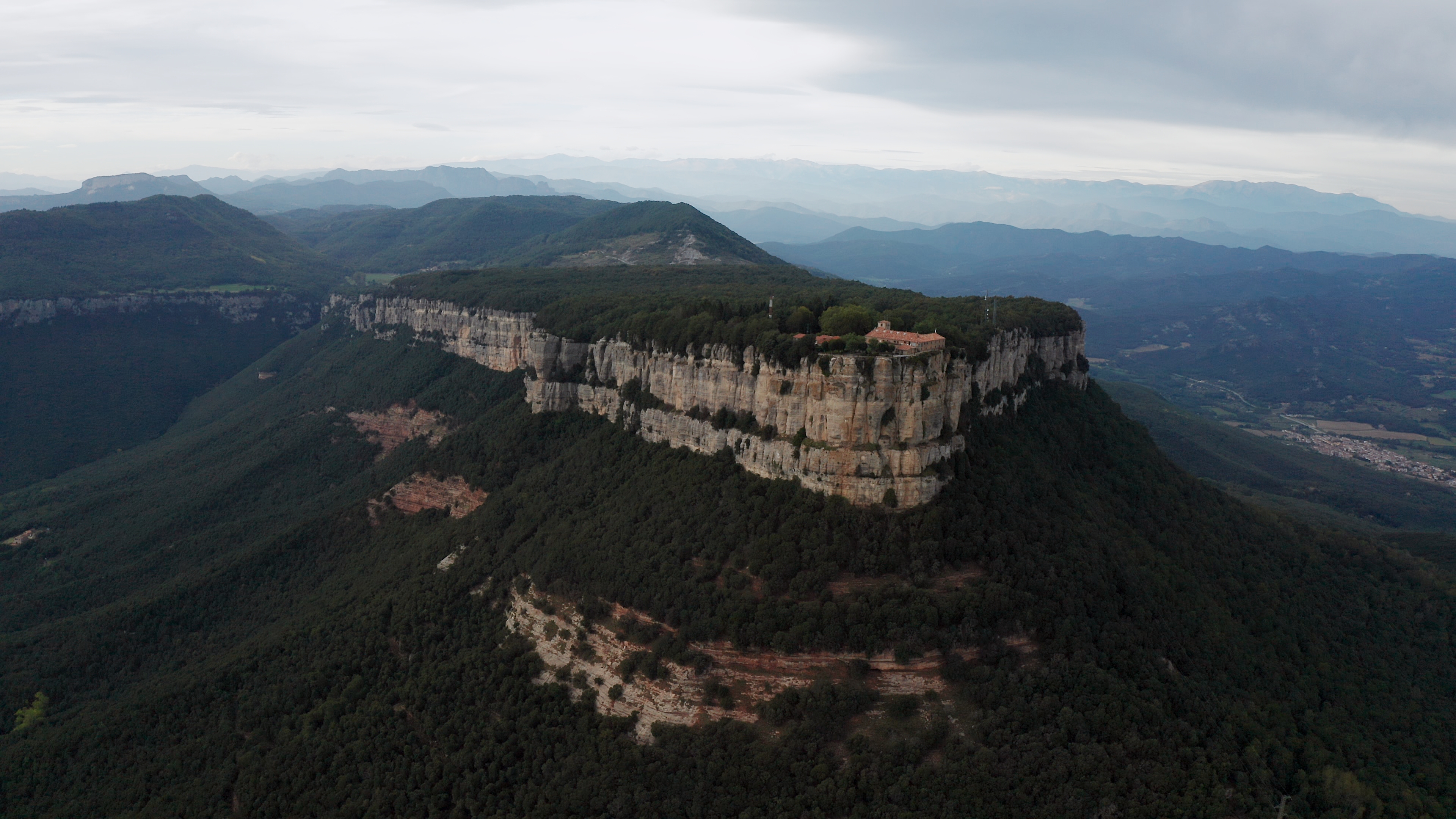 Landschaftsaufnahme aufgenommen mit einer DJI Mavic Drohne
